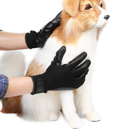 Pet hair grooming glove in soft BPA-free rubber and nylon with adjustable wrist strap for cats, dogs, and horses by Petpexi – shedding, bathing, and massage tool

