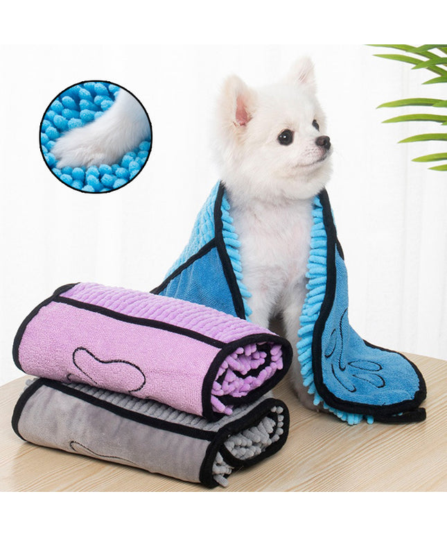 Super absorbent chenille dog and cat bathrobe towel by Petpexi with quick-drying and double pockets design for easy handling and comfort

